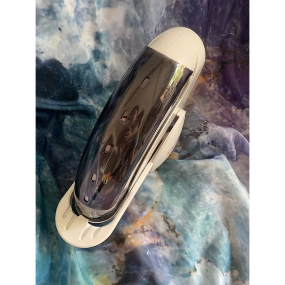 Bagel Cutter Ginsu Safe and Easy Slicer/Cutter-Stainless Blade-Dishwasher Safe - Picture 3 of 14